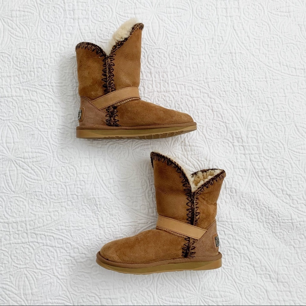 Australia Luxe Collective Dixie Belted Fold-Down Sheepskin Boot, Chestnut - Picture 3 of 8